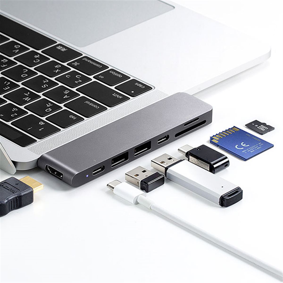 サンワ、MacBook Pro/Air専用の一体型USB Type-Cハブ - 価格.com