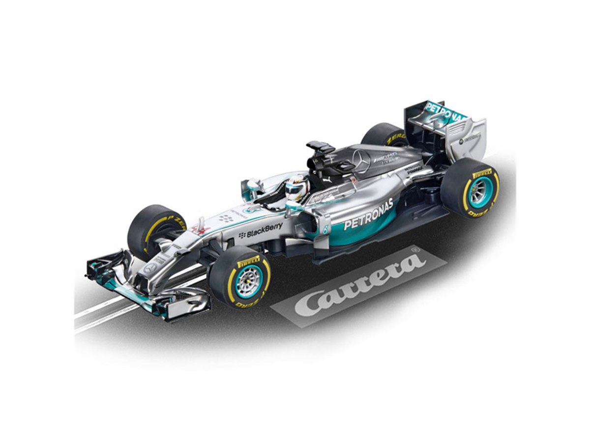 全長7.3mコース付きですぐに遊べる！迫力の1/32スケールスロットカー