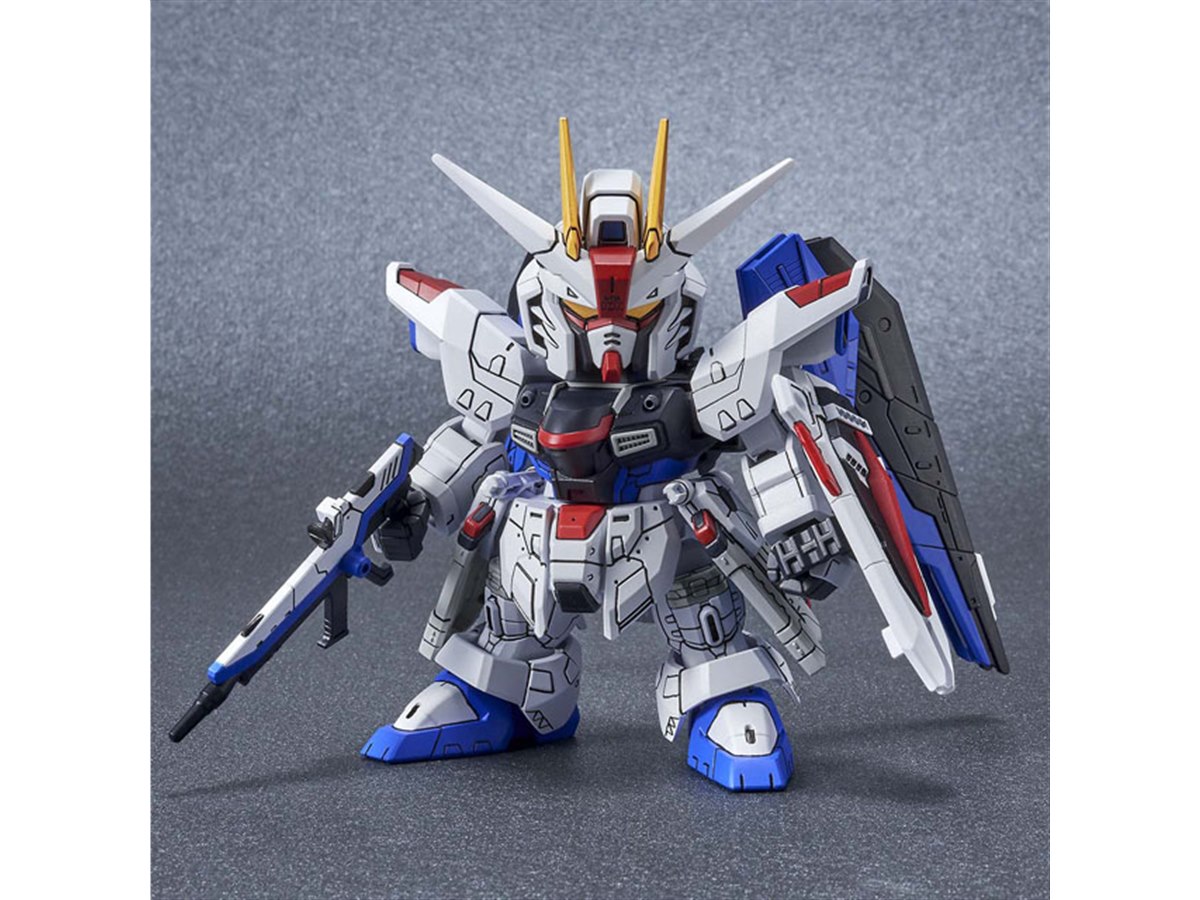 上海に降臨した実物大フリーダムガンダム立像がSDEXで立体化、ガンダム