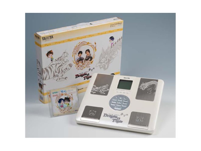 タニタ、声優2人の音声ナビを搭載した体組成計を1000台限定で発売