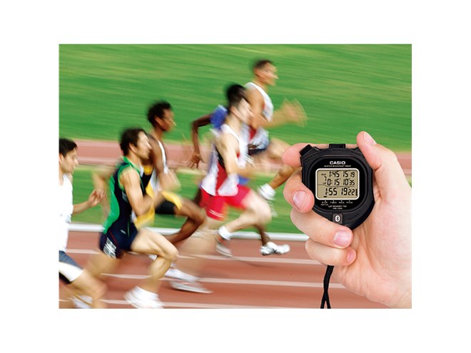 カシオ、測定データをiPhoneへ送信できるBluetooth搭載