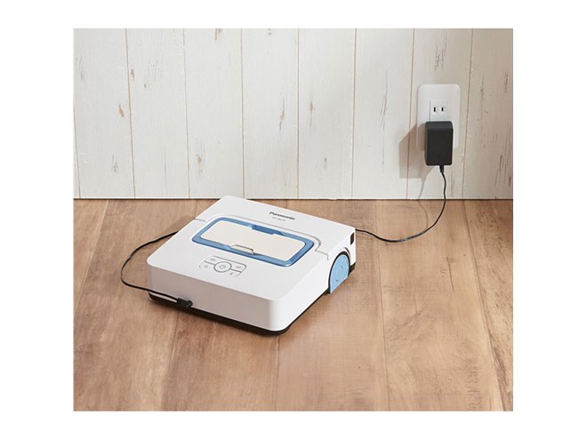 パナソニック、市販シートにも対応した床拭きロボット掃除機「Rollan