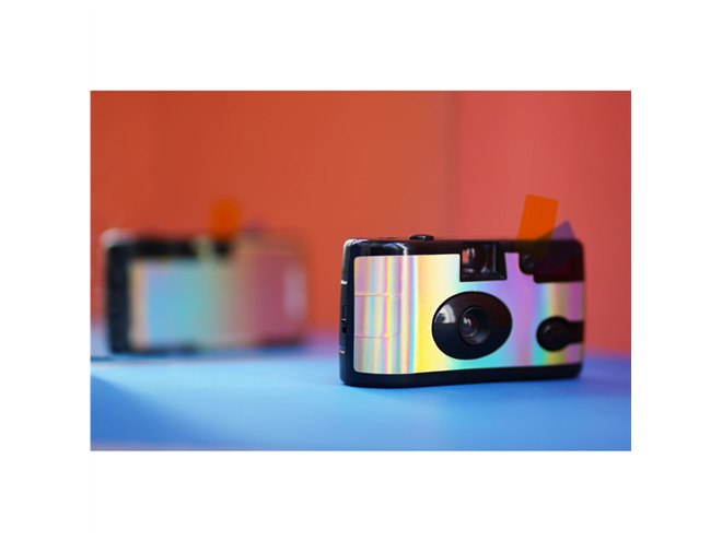 ロモ、3色のカラーフィルターが付属したレンズ付フィルムを3,580円で