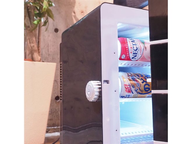 ボタンを押すと“ガランッ”と出てくる「大人のインテリア 自動販売機型