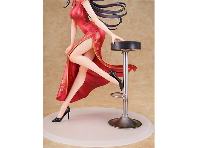 青ブタ」“大きなスリットが入ったチャイナドレス姿”の桜島麻衣が登場