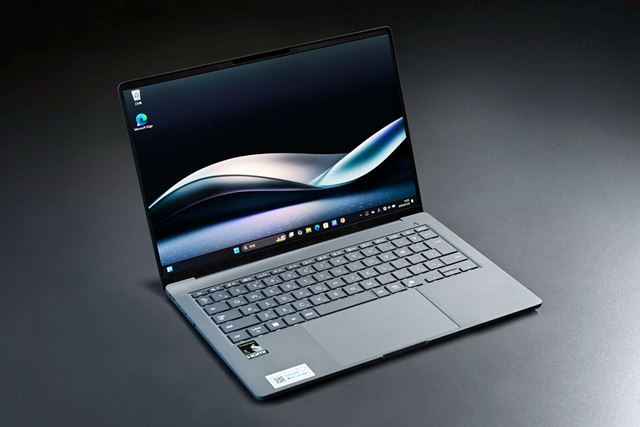 ASUS Zenbook SORA UX3407QA Snapdragon X X1-26-100・16GBメモリ