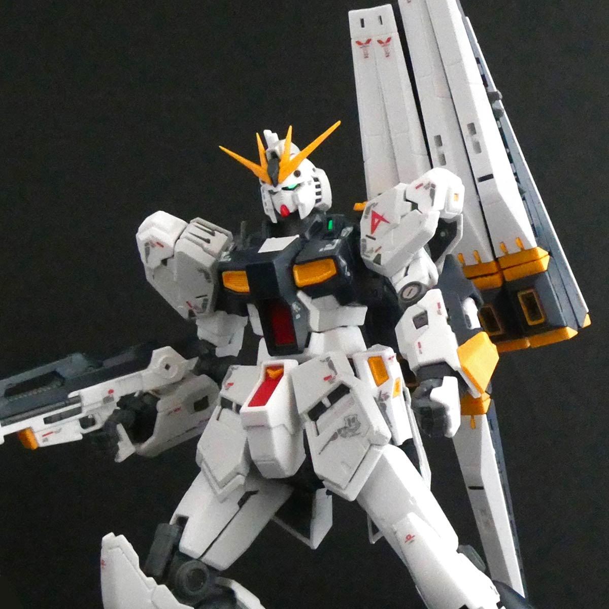 RG νガンダム」は今年の最高傑作ガンプラだ！ 組み立ててわかった衝撃