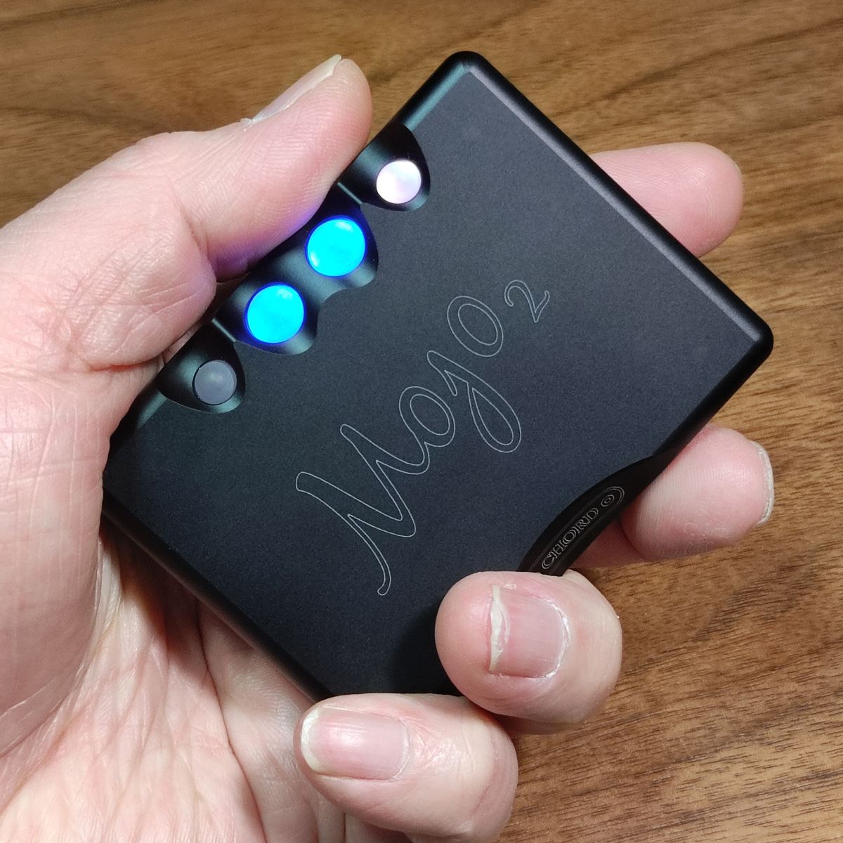 目新しさに欠けるが音は着実に進化！ CHORD Mojo 2は遊べる1台 - 価格