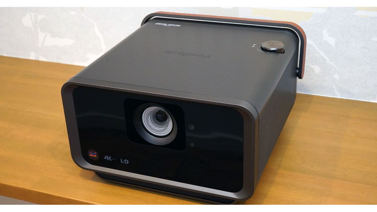 高画質+高音質が1台で揃うビューソニックの4Kプロジェクター「X10-4K