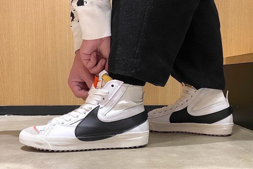 巨大スウッシュ」がハミ出てる！ 名作「ナイキ ブレーザー」の