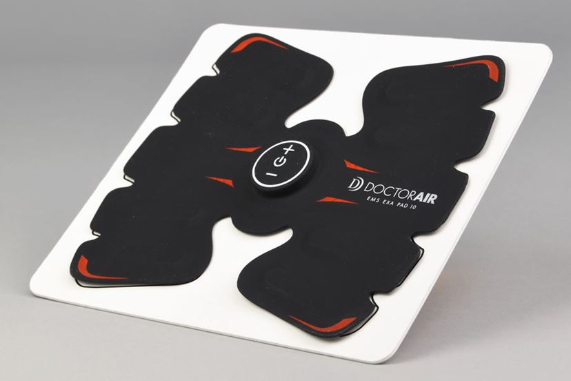 ドラマ観ながらウエスト4.9cm減！ 新型「EMSエクサパッド10」3週間試用