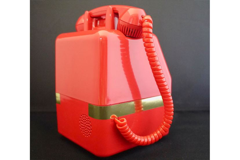 懐かしの「赤電話」がミニチュア貯金箱に！ ギミックの再現度に感涙