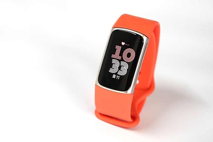 Googleとの連携強化！ 超多機能バンドタイプの「Fitbit Charge 6