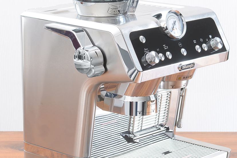 玄人も素人も楽しめる！ “全自動じゃない”デロンギのグラインダー付き