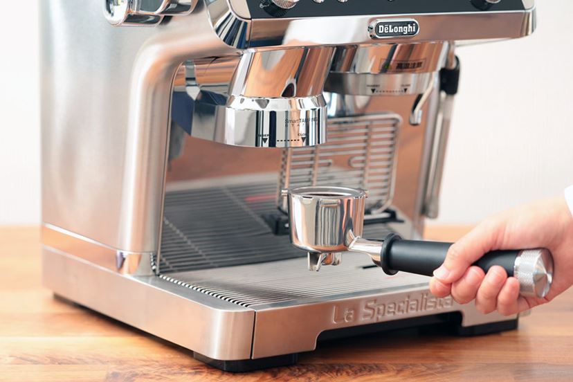 玄人も素人も楽しめる！ “全自動じゃない”デロンギのグラインダー付き