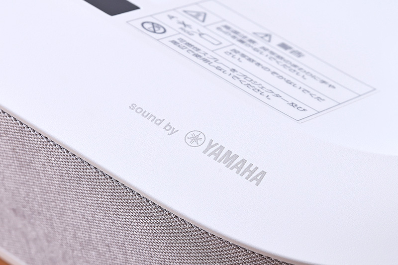 価格.com - [PR企画]エプソンの超短焦点プロジェクター「EH-LS300B/W