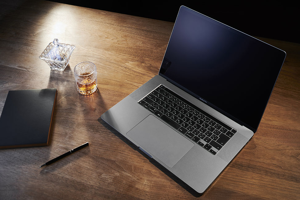 16インチの全能感たるや｜Apple MacBook Pro Retinaディスプレイ 2300