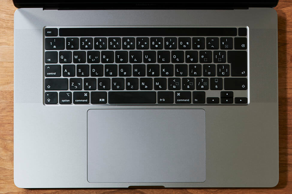 16インチの全能感たるや｜Apple MacBook Pro Retinaディスプレイ 2300