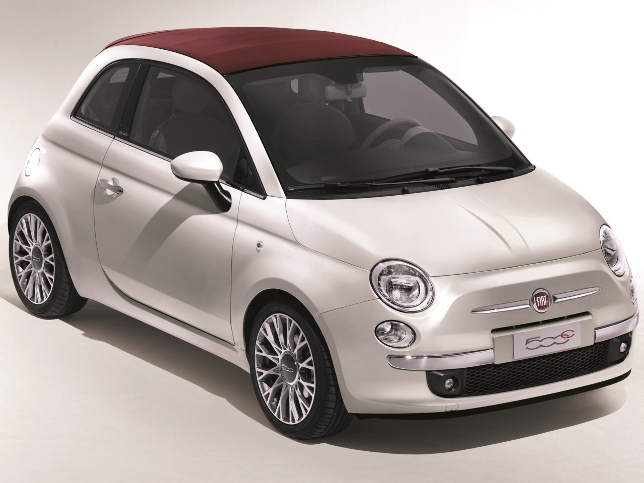 フィアット フィアット 500C 2009年モデル メントルザータの価格・性能