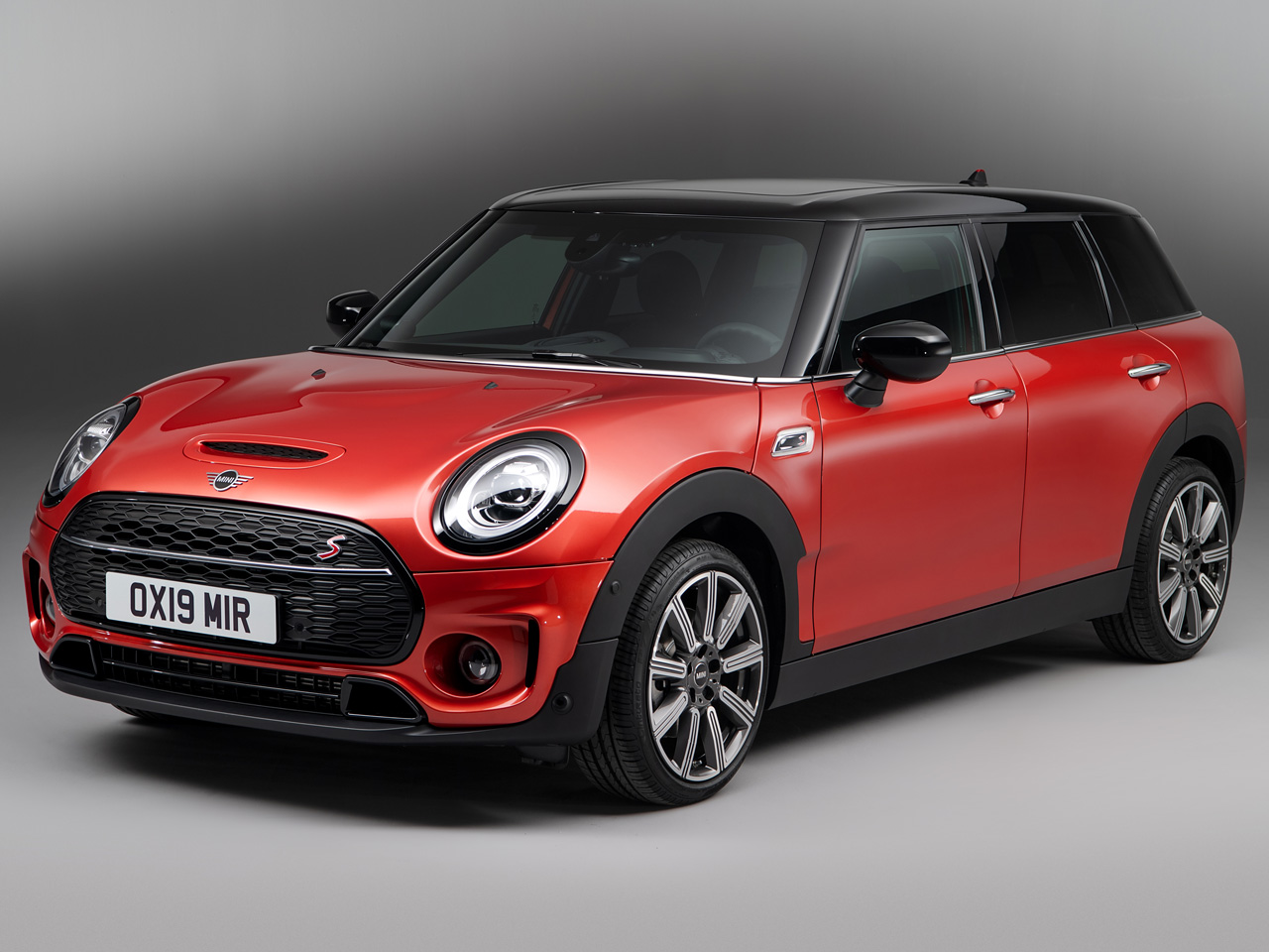 ミニ MINI CLUBMAN (クラブマン) 2015年モデル COOPERの価格・性能