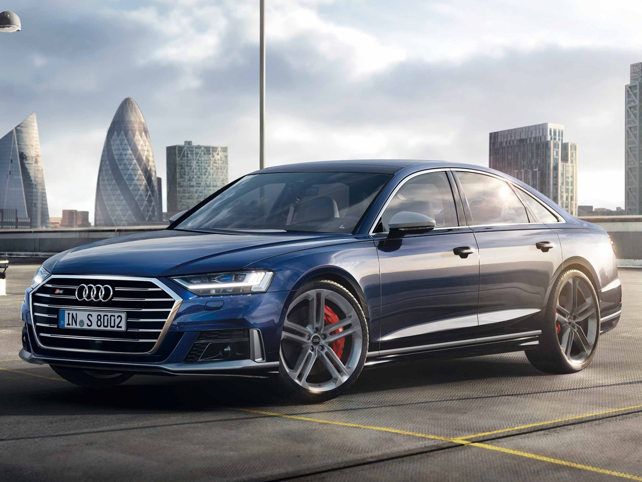 アウディ S8の価格・新型情報・グレード諸元 価格.com