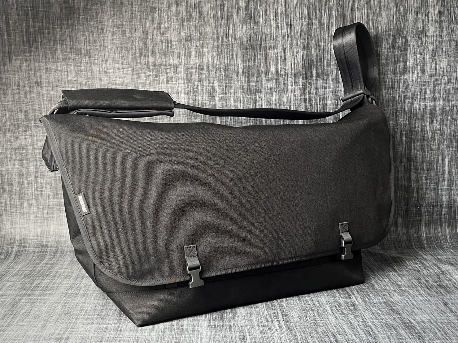 RESISTANT official online shop