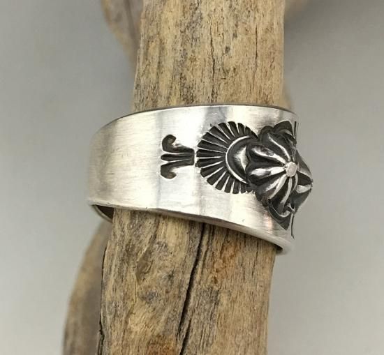 Navajo Edison Sandy Smith Stamp Ring - 練馬のインディアン
