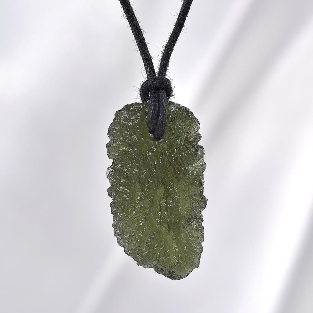 モルダバイト 原石 ペンダントトップ 30x16x9mm #KB013 - プレミアム