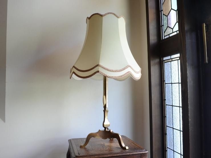 ヴィンテージ シェード付2灯真鍮テーブルランプ（H82cm