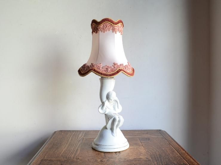 ヴィンテージ シェード付 陶器人形テーブルランプ（H36.5cm