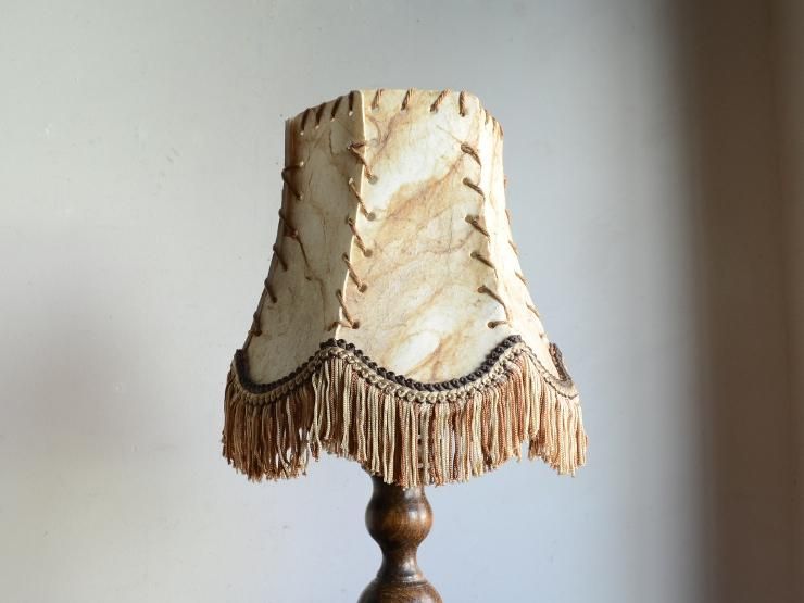 ヴィンテージ レザーシェード 木製テーブルランプ（H31cm