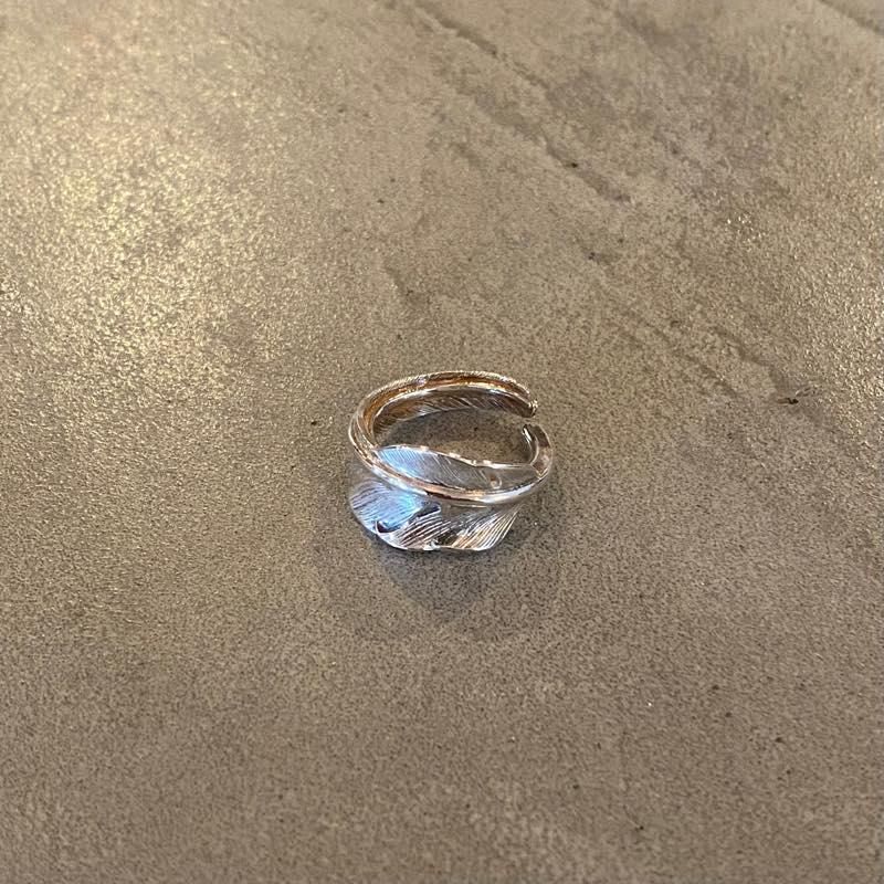 KAZEKIRI FEATHER PINKIE RING - LARRY SMITH - ラリースミス | Specs
