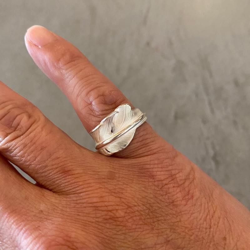 KAZEKIRI FEATHER PINKIE RING - LARRY SMITH - ラリースミス | Specs
