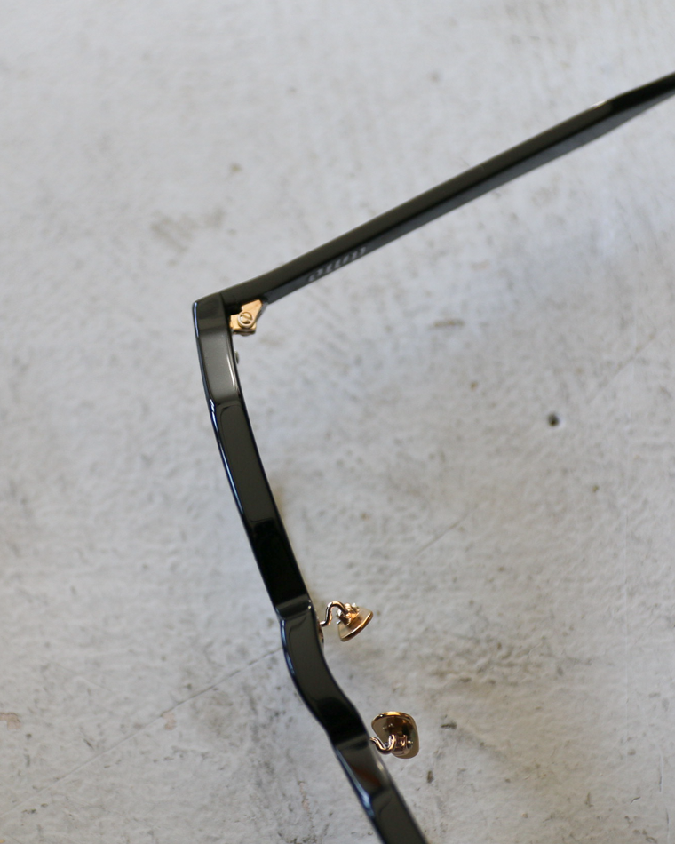 OWN EYEWEAR オウンアイウェア #18 サングラス BLACK / CLEAR to GREY