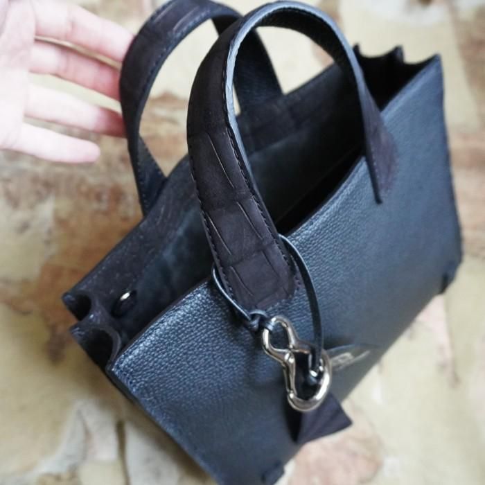 クロコちょい持ちバッグ」 アンルームモデル