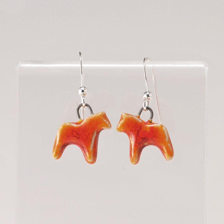 陶器のピアス | ダーラナホース | レッド - 北欧雑貨のLiLiCoCo