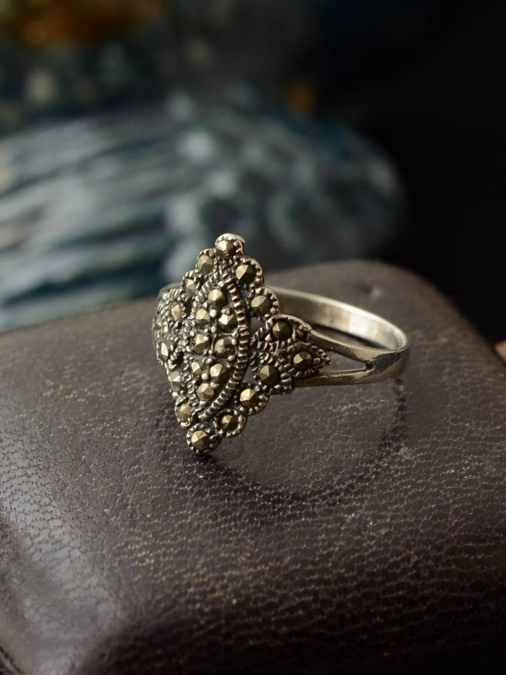 アンティークジュエリー、アクセサリーの販売 ー Antiques *Midi