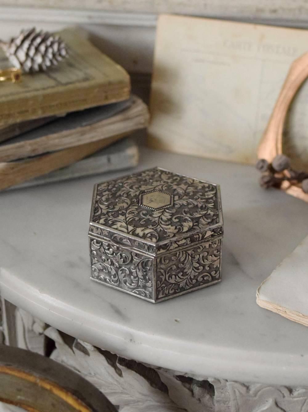 ジュエリーボックス.六角形 シルバープレート フランスアンティーク雑貨