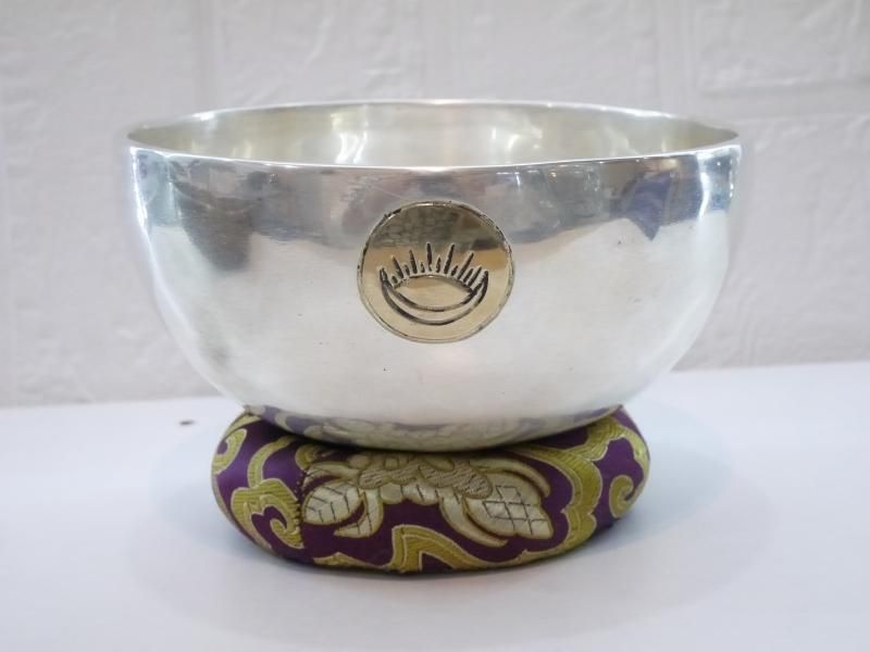 ネパール直輸入】シルバー・シンギングボウル | 音楽瞑想に最適