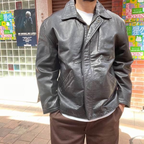 イタリア製 Tバック カウハイド レザー ジャケット 黒 ゆったりL程度