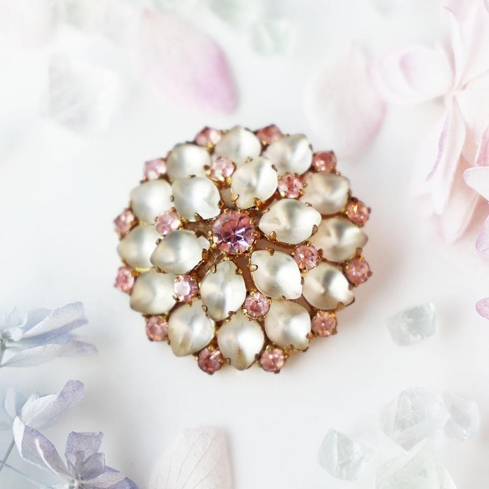 ピンク色硝子のラウンドブローチ - 海福雑貨通販部