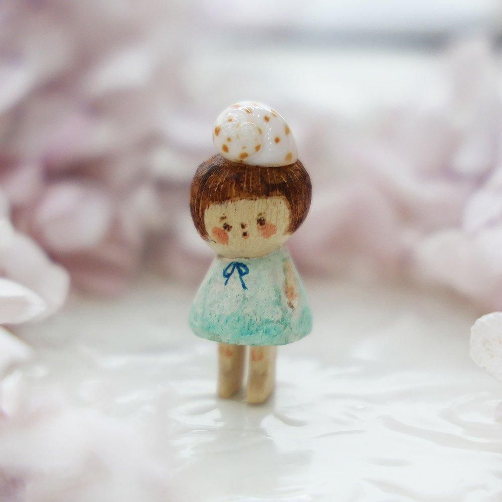 木彫り人形「貝の子」（立体作品はお一人様1点まで） - 海福雑貨通販部