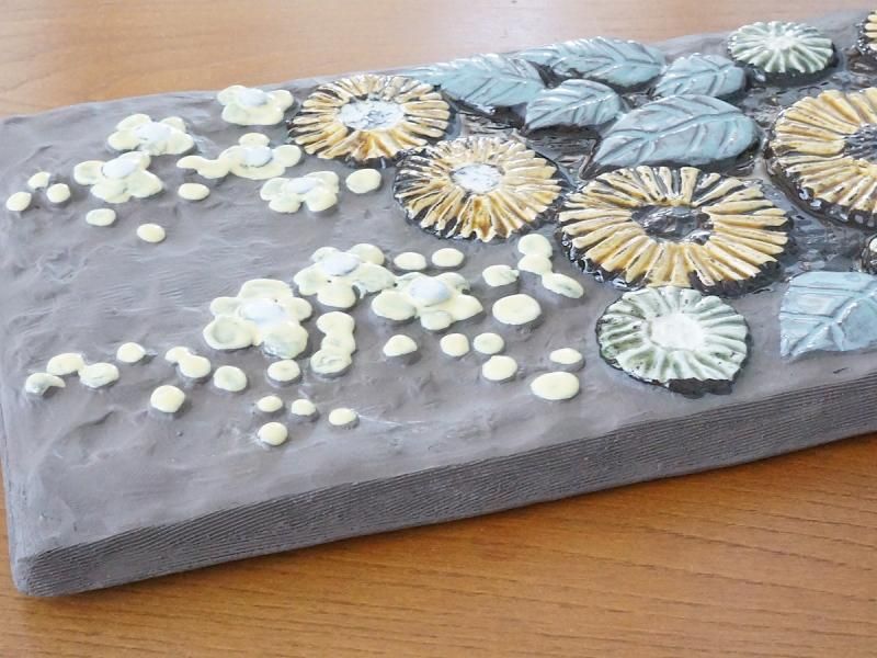 Jie gantofta（ジイ・ガントフタ）花モチーフの陶板／スウェーデン