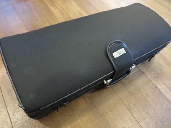 セルマー アルトサックス用 樽型ハードケース 鍵付き - 服部管楽器