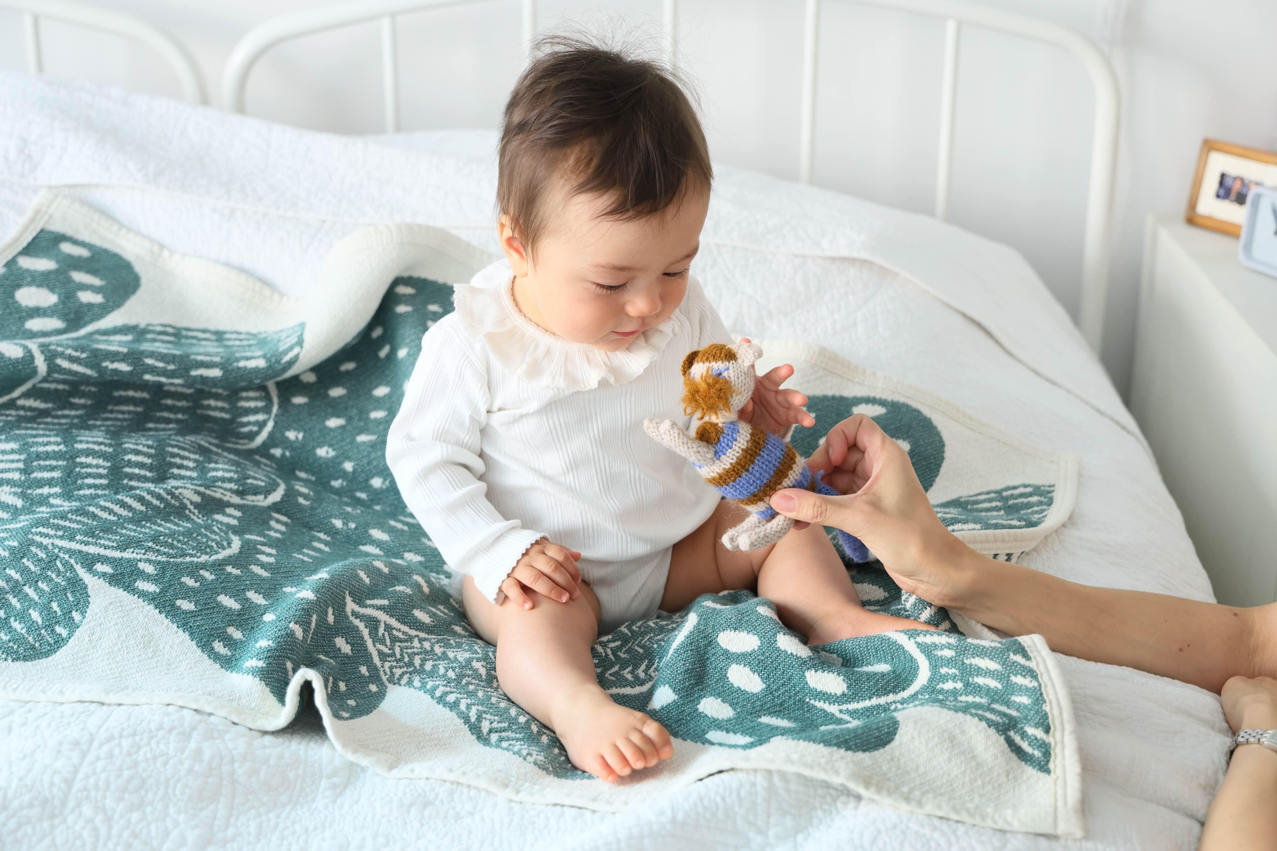 Eri Shimatsuka ／ KUUSIMETSA／ ブランケット - フィンランド 絵本