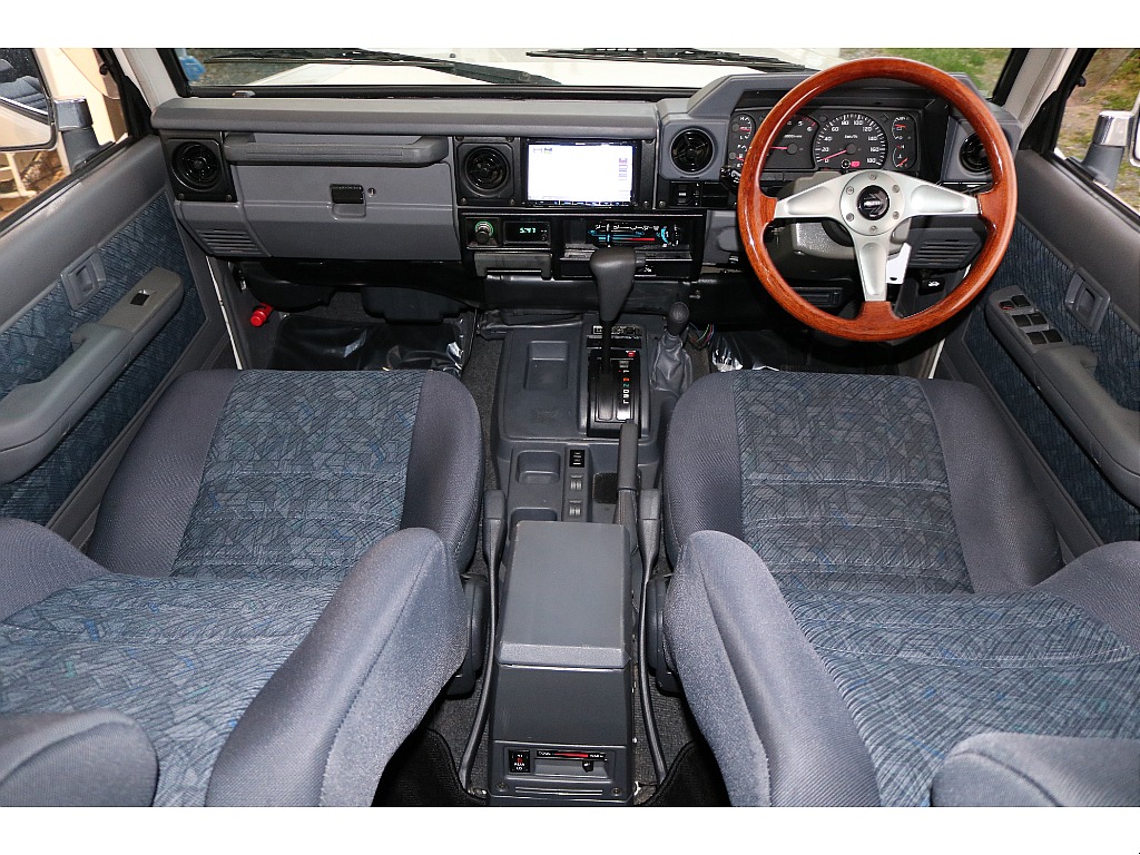 トヨタ ランドクルーザー70 4.2 ZX ディーゼル 4WD(H13年式,18.8万km