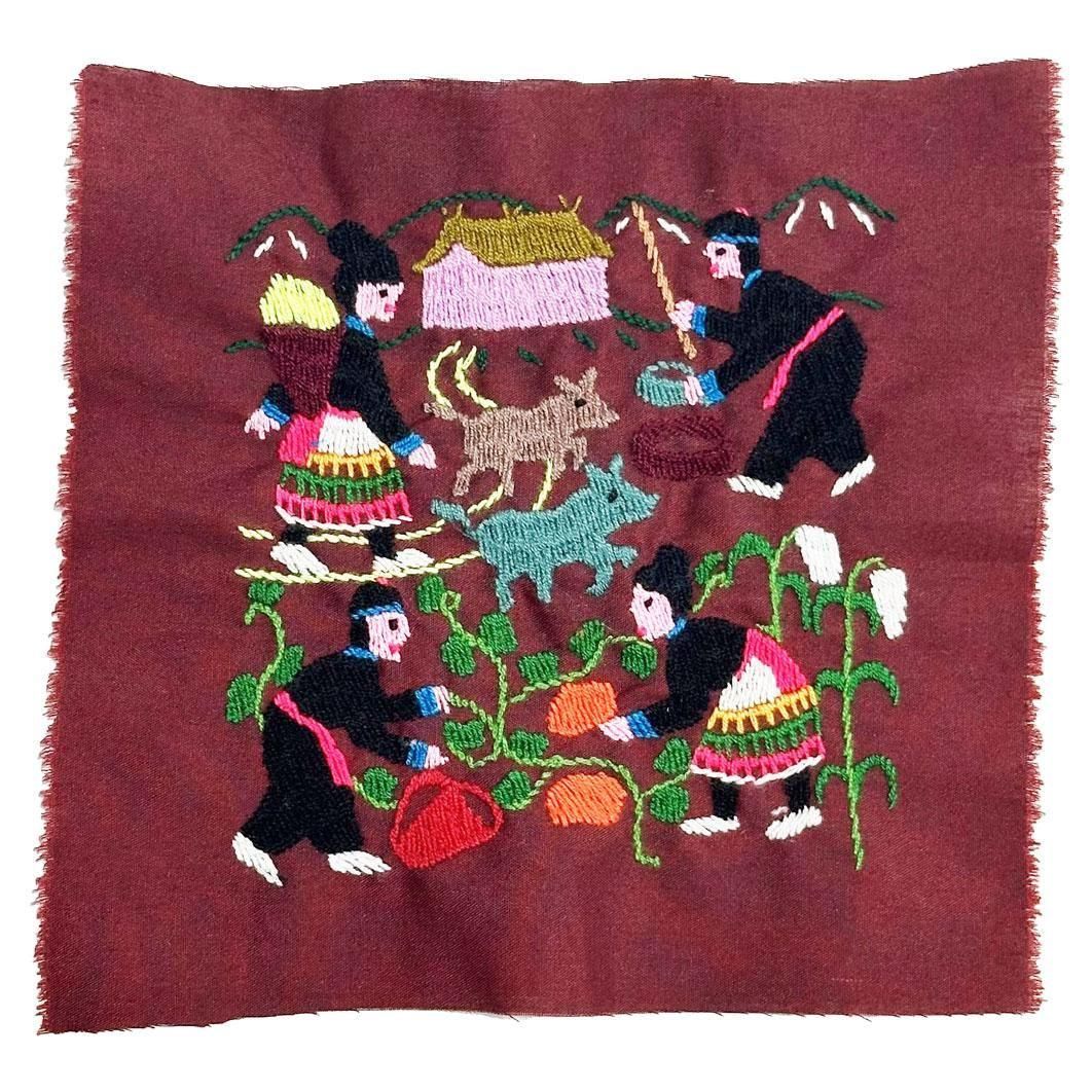 ラオス モン族の生活様式を表した刺繍布（小） Type.2｜旅する雑貨屋