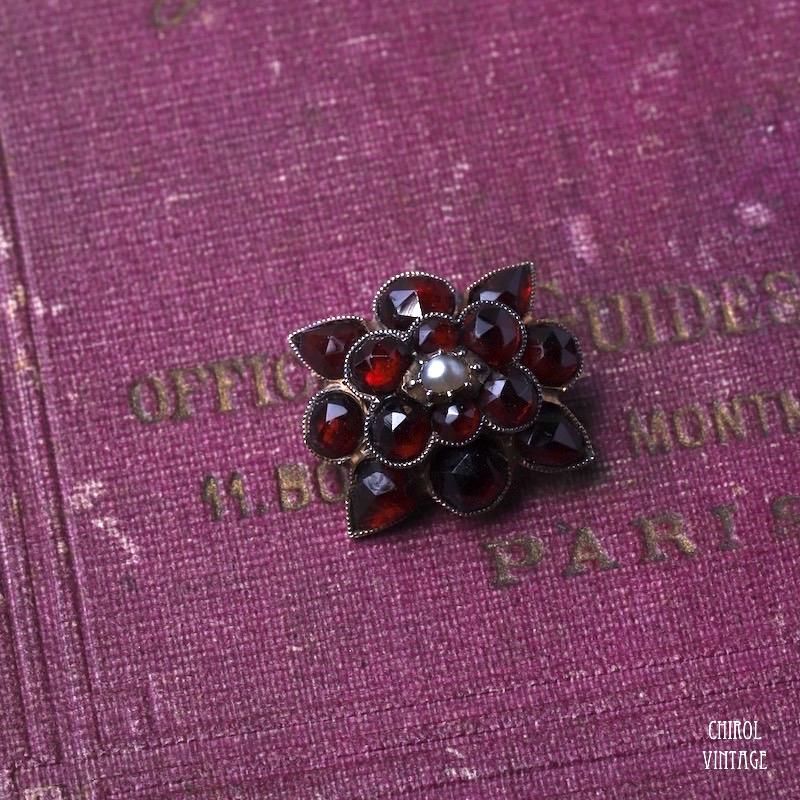 ボヘミアンガーネットxシードパール リトルブローチ - CHIROL VINTAGE