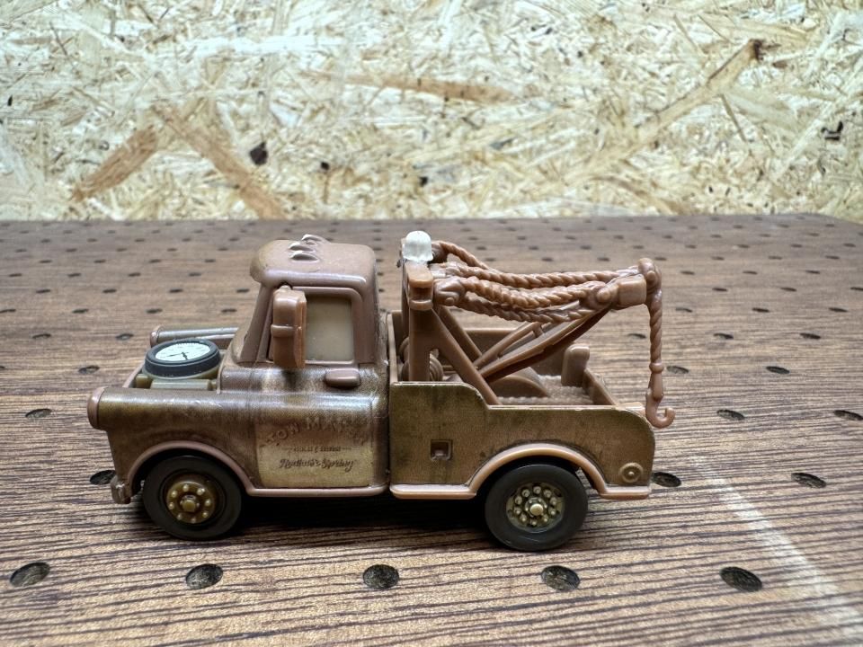 TIME TRAVEL MATER RADIATOR SPRINGS BEGINNINGS GIFT PACK 2013