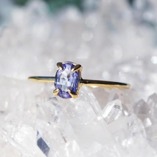 タンザナイト6mmのオーバルファセット爪留めリング・縦横可
